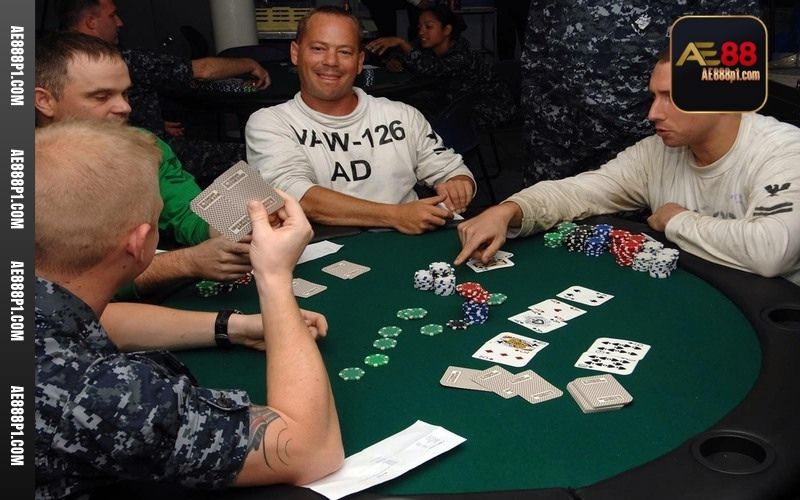 Poker tại AE888 hỗ trợ nhiều tính năng giúp người chơi nâng cao kỹ năng